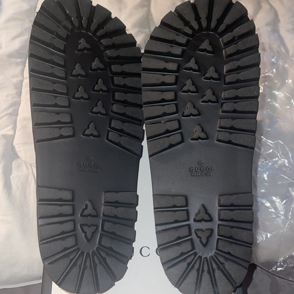 Brand new Gucci flip flops - Picture 3 of 3